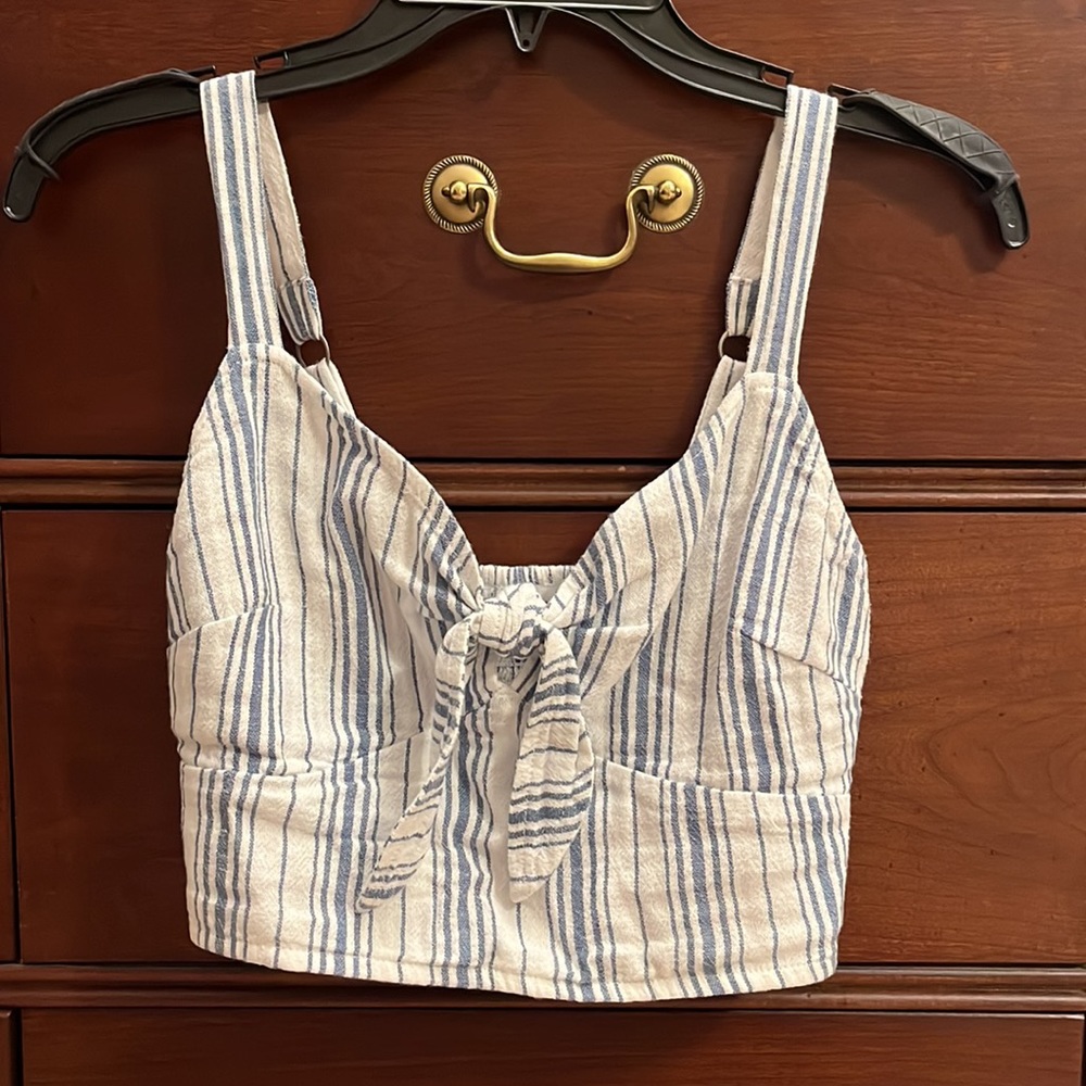 Hollister crop top